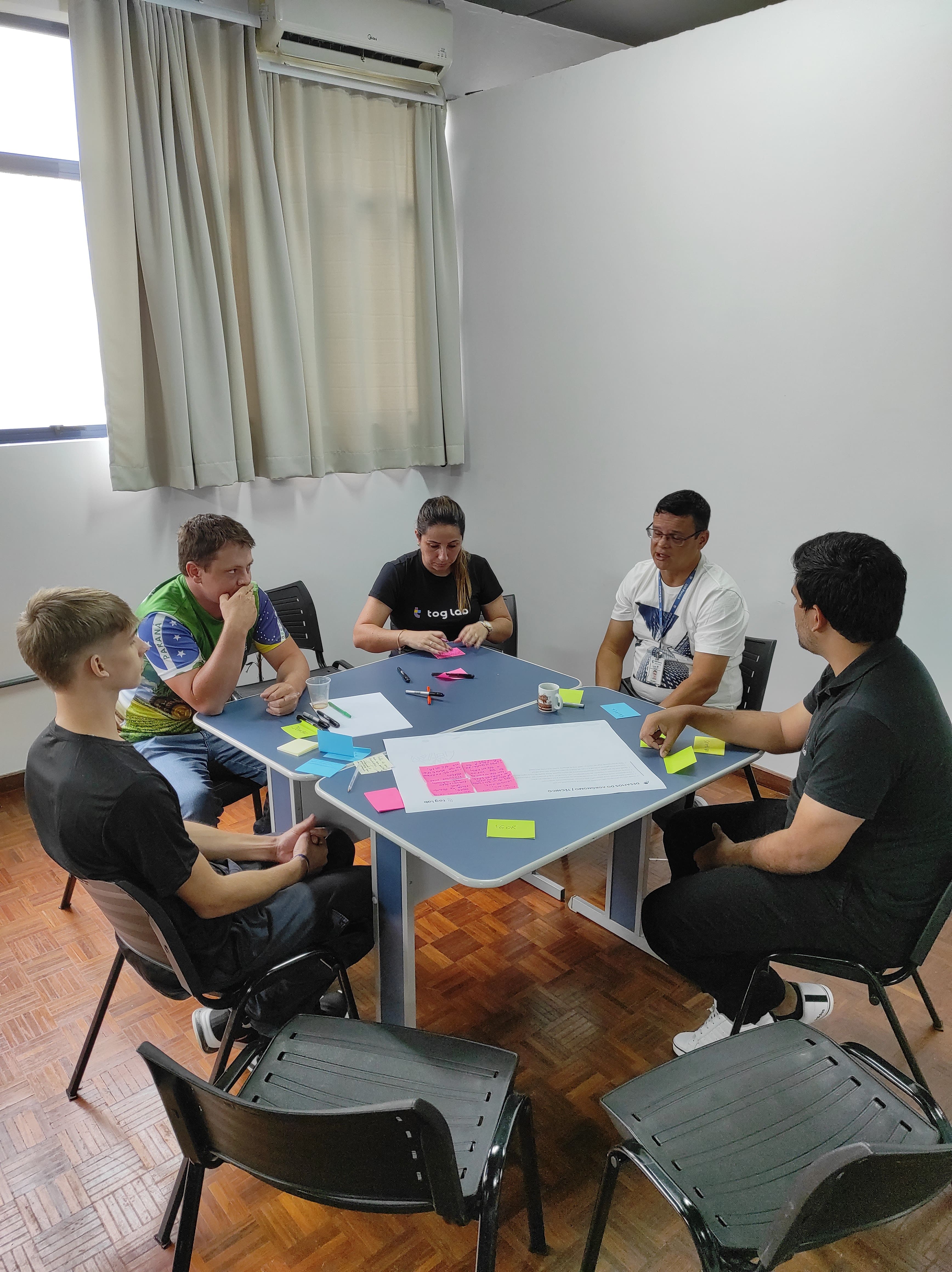 Strategic Design Idea discussion during the Super Agro Design Sprint